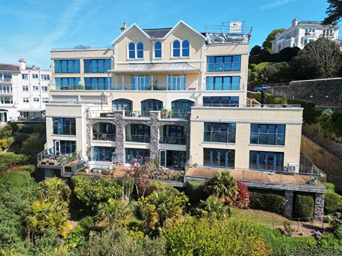 2 Bedroom Flat For Sale In Marine Palms, Torquay, TQ2