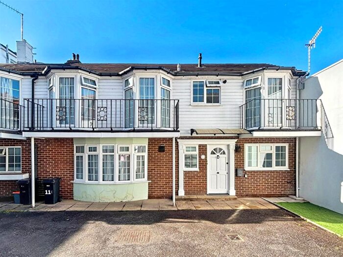 3 Bedroom End Of Terrace House To Rent In Grange Road, Eastbourne, BN21