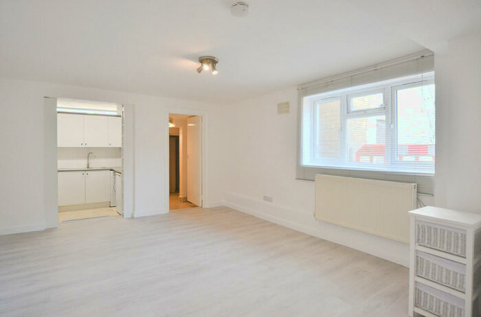 2 Bedroom Apartment To Rent In Broadway Market, London, E8