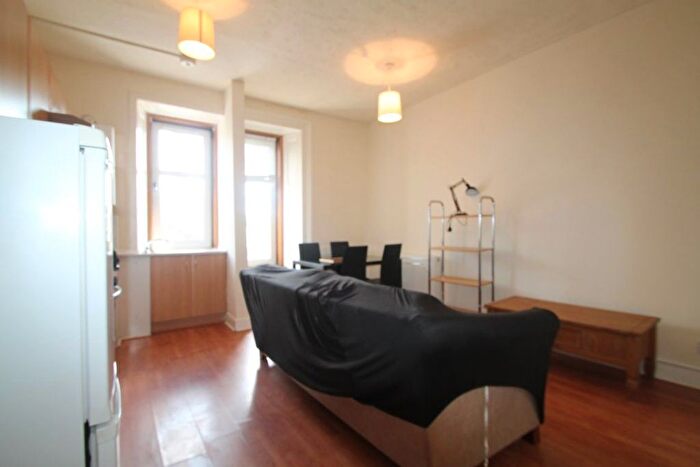 2 Bedroom Flat To Rent In Dens Road, Dundee, DD3