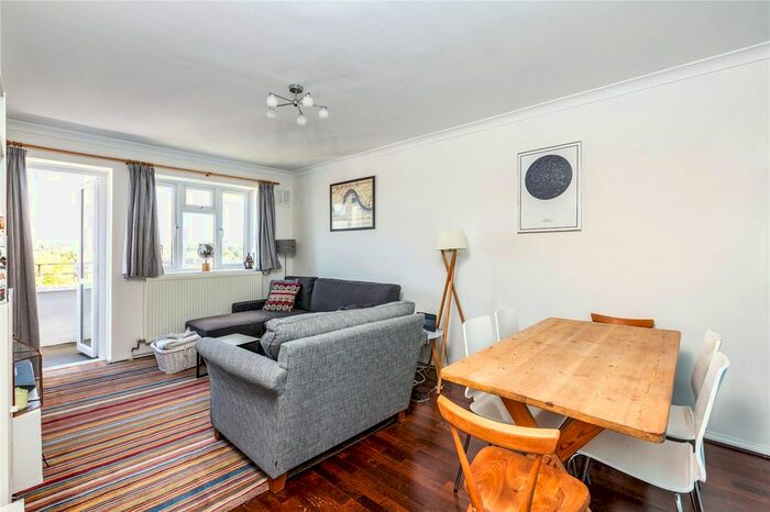 2 Bedroom Flat To Rent In Rokeby House, Lochinvar Street, London, SW12