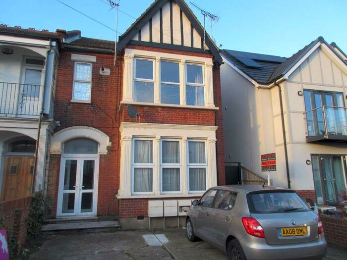 1 Bedroom Flat To Rent In Genesta Road, Westcliff-On-Sea, SS0