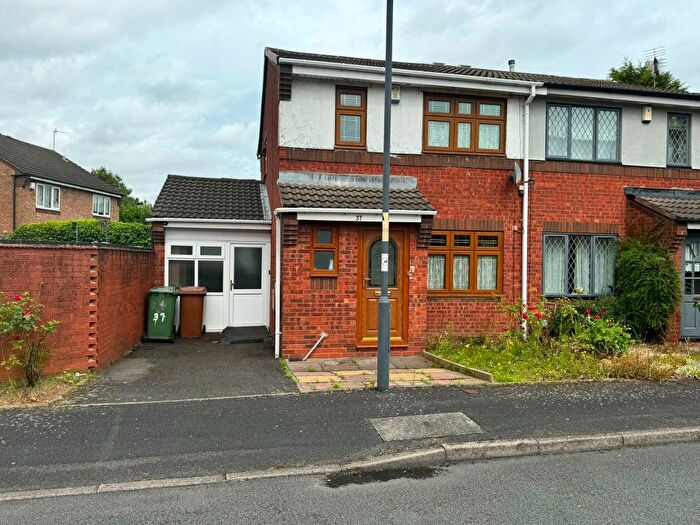 3 Bedroom Semi-Detached House To Rent In Ravensbourne Grove, Willenhall, WV13