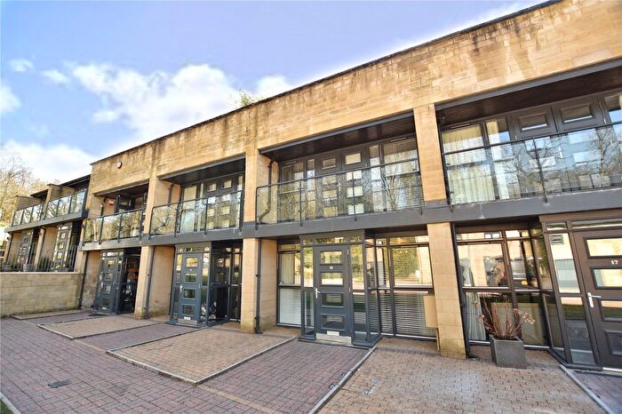 3 Bedroom Terraced House For Sale In Kinderlee Way, Chisworth, Glossop, Derbyshire, SK13