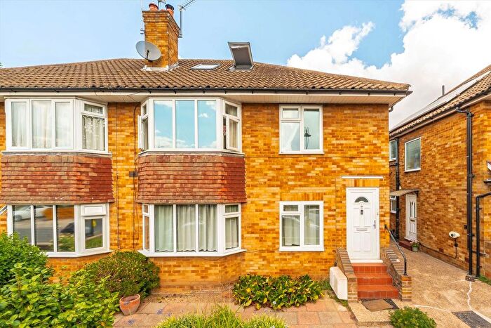 3 Bedroom Flat To Rent In Webster Gardens, Ealing, W5