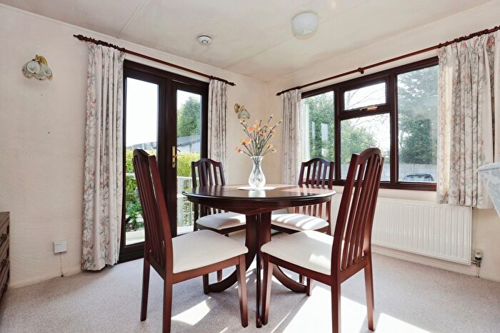 2 Bedroom Bungalow For Sale In Woodcot Park, Wilmcote, Stratford-Upon-Avon, Warwickshire, CV37
