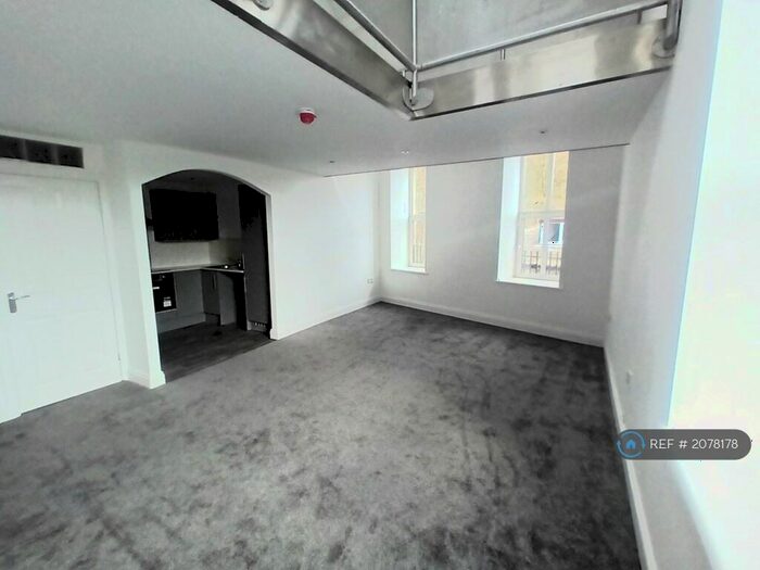 3 Bedroom Flat To Rent In Brougham Hall, Rossendale, BB4