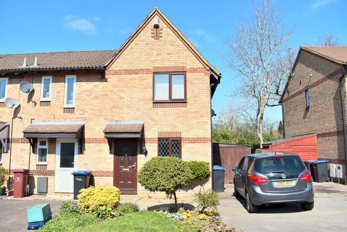 2 Bedroom Property To Rent In Beaune Close, Northampton NN5
