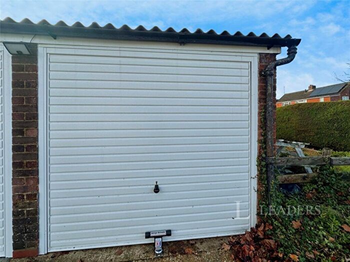 Garage / Parking To Rent In Carisbrooke Road, Cambridge, Cambridgeshire, CB4