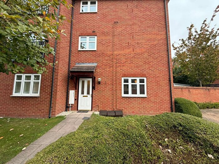 2 Bedroom Flat To Rent In Haunch Close, Birmingham, B13