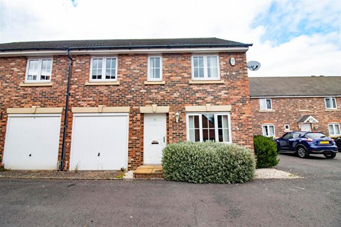 4 Bedroom Semi Detached House For Sale In Chipchase Mews, Great Park, Newcastle Upon Tyne, NE3