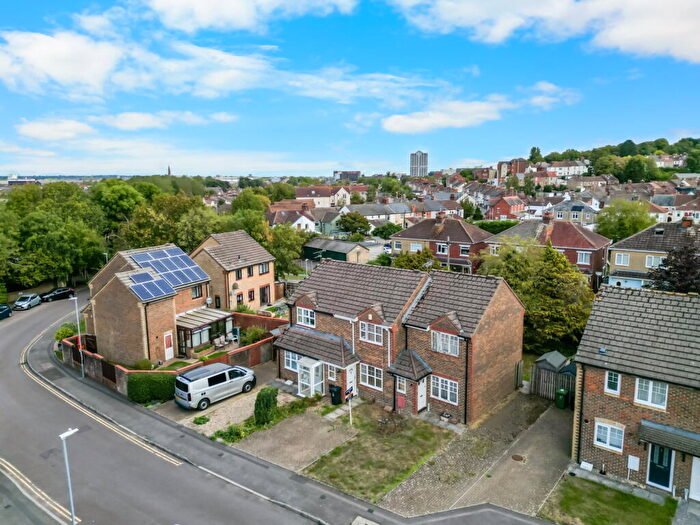 2 Bedroom Terraced House For Sale In Dunsford Close, Swindon, SN1