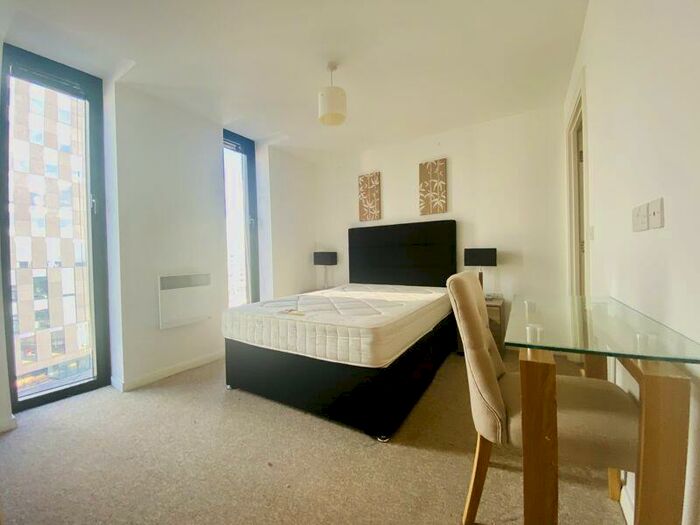 2 Bedroom Apartment To Rent In Mann Island, Liverpool, L3