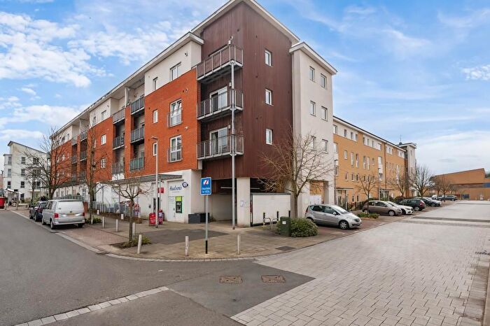 2 Bedroom Flat To Rent In Whale Avenue, Reading, RG2