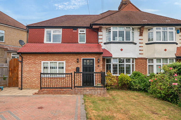 5 Bedroom Semi-Detached House For Sale In Crest Road, Bromley, BR2