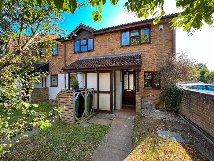 2 Bedroom End Of Terrace House To Rent In Walton Park Lane, Walton-On-Thames, KT12