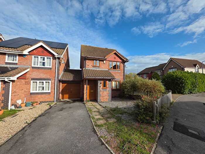 3 Bedroom Link Detached House To Rent In Wheatfield Drive, Bristol, BS32