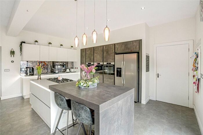 5 Bedroom Detached House For Sale In Kirkstyle Avenue, Carluke, South Lanarkshire, ML8