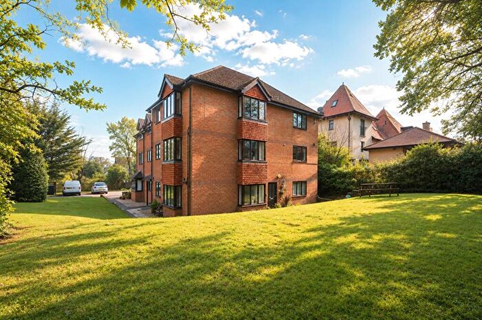 2 Bedroom Apartment For Sale In Alton Road, Lower Parkstone, Poole, Dorset, BH14