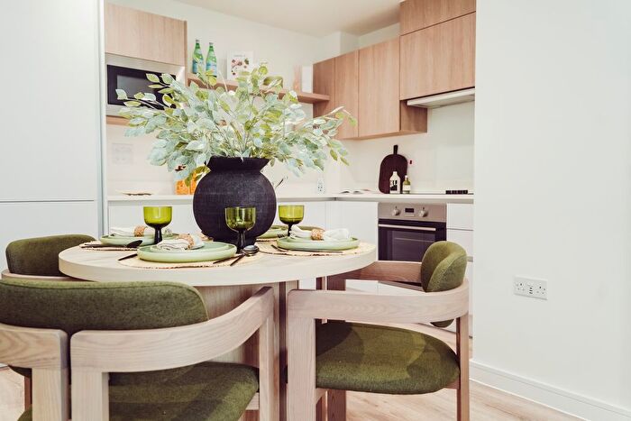 2 Bedroom Flat To Rent In Goodwin Close, Derby, DE1