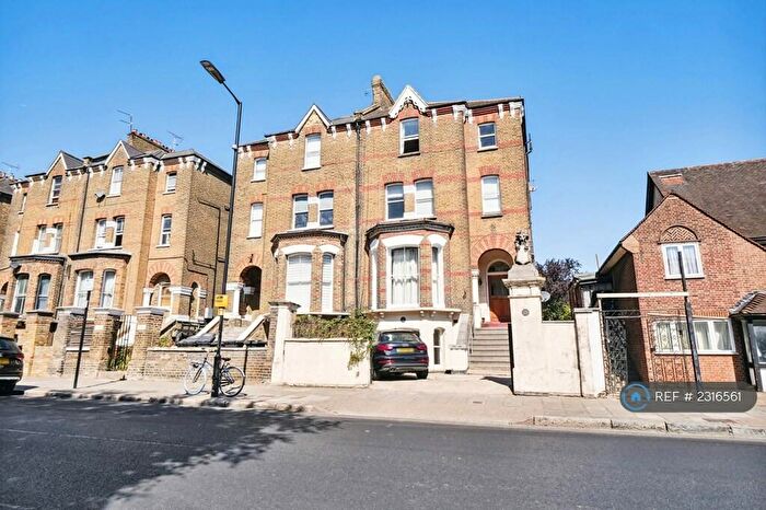 2 Bedroom Flat To Rent In Lordship Park, London, N16