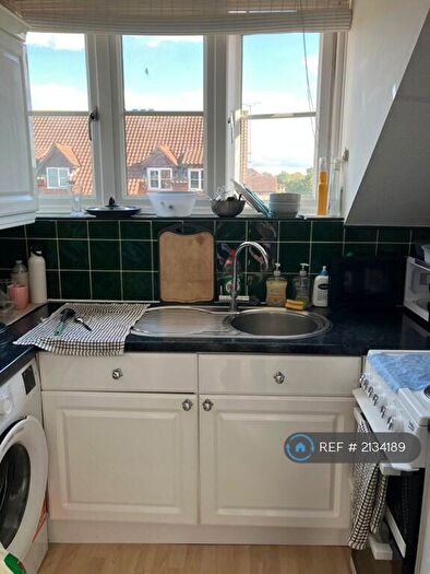 Studio To Rent In Falcon Close, Dartford, DA1