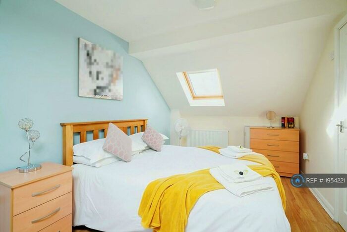 2 Bedroom Flat To Rent In Temple Road, Oxford, OX4