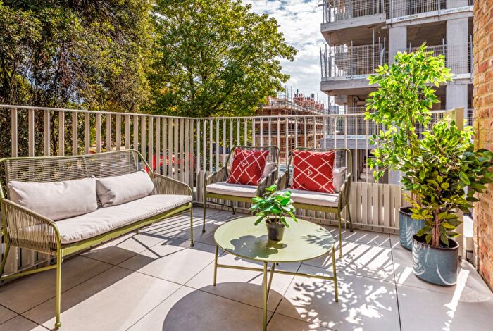 1 Bedroom Flat For Sale In Unit North Gate Park, Harringay, N15