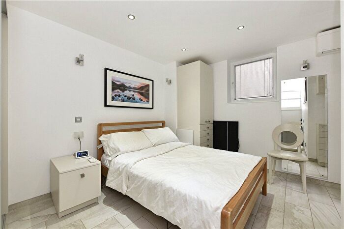 1 Bedroom Flat For Sale In Bird Street, London, W1U