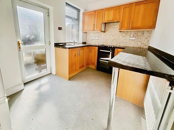 2 Bedroom End Of Terrace House To Rent In Victoria Road, Stocksbridge, Sheffield, S36