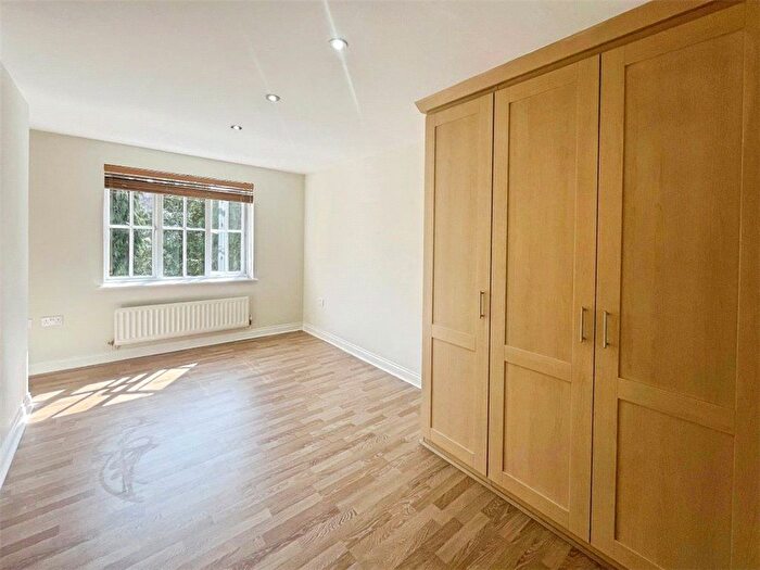 2 Bedroom Flat To Rent In Copse Road, St. Johns, Woking, Surrey, GU21