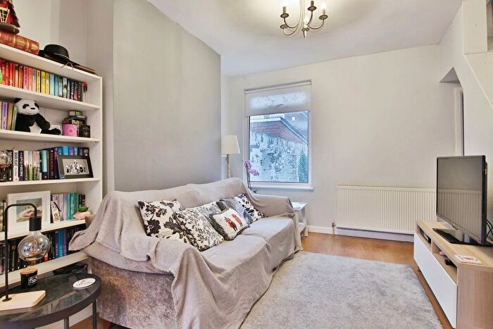 2 Bedroom End Of Terrace House For Sale In Thoresby Street, Hull, HU5