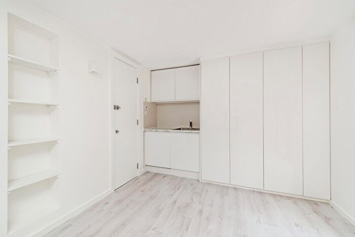 Studio To Rent In Fairfield Avenue, London, NW4