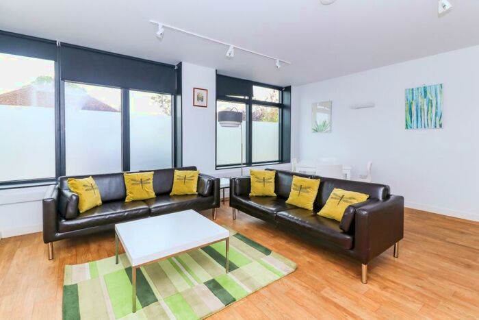 1 Bedroom Apartment To Rent In Downside Road Headington, OX3