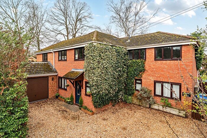 6 Bedroom Detached House For Sale In Pondtail Road, Fleet, GU51