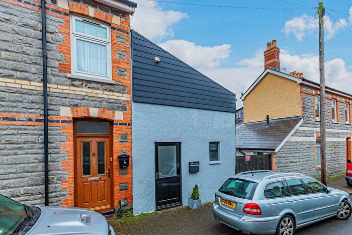1 Bedroom Flat For Sale In Salop Place, Penarth, CF64