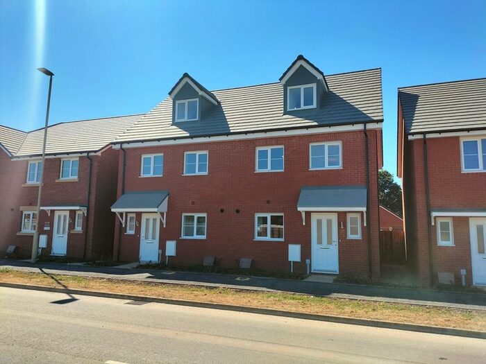 4 Bedroom Semi-Detached House To Rent In Rudloe, Quedgeley, Gloucester, GL2