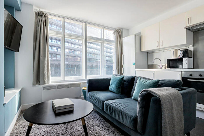 1 Bedroom Apartment To Rent In Carthusian Street, London, , Uk, EC1A