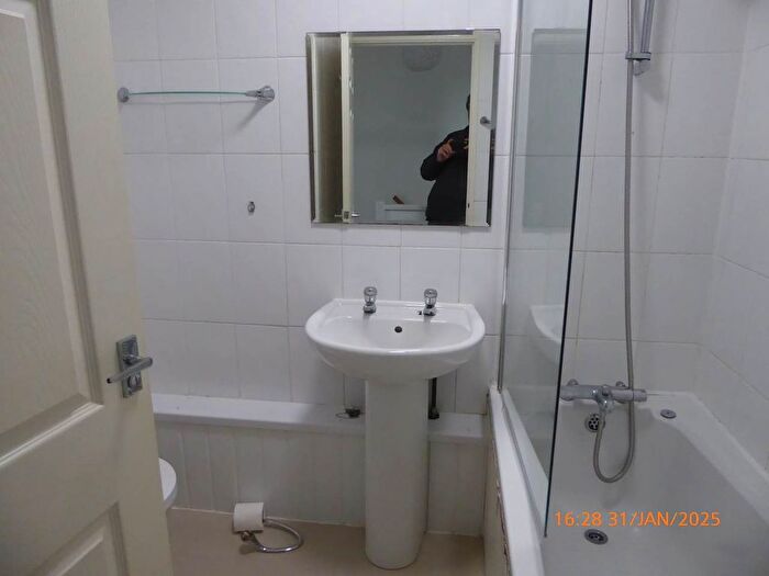 2 Bedroom End Of Terrace House To Rent In Bryn Gorwel, Carmarthen, SA31