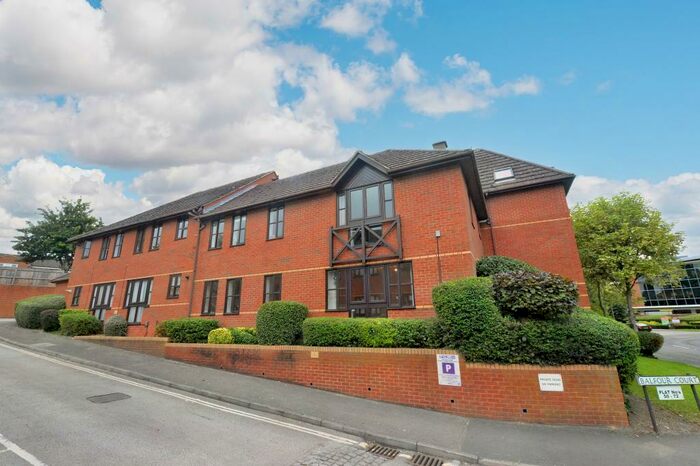 2 Bedroom Flat To Rent In Balfour Court, Harpenden, AL5
