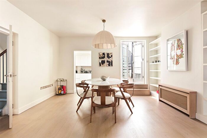 4 Bedroom Flat For Sale In Portobello Road, London, W11