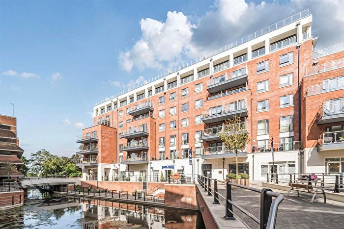 2 Bedroom Apartment For Sale In Crown Lane, Maidenhead, SL6