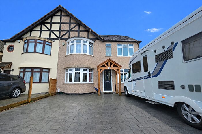 5 Bedroom Semi Detached House For Sale In Kingsway, West Wickham, Kent, BR4