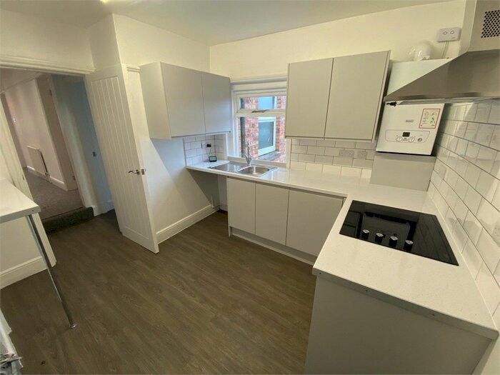 2 Bedroom Flat To Rent In Holdenhurst Road, Bournemouth, BH8