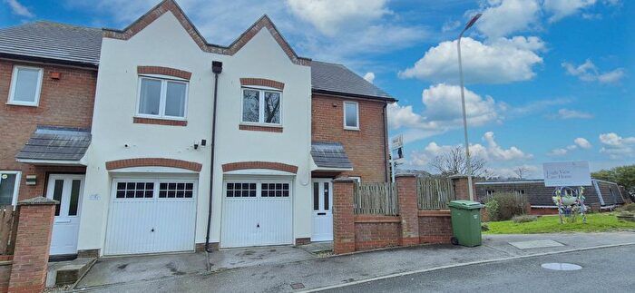 3 Bedroom Semi-detached House For Sale In Phoenix Drive, Scarborough, YO12