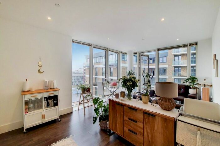 2 Bedroom Flat To Rent In Naval House, Woolwich Riverside, London, SE18