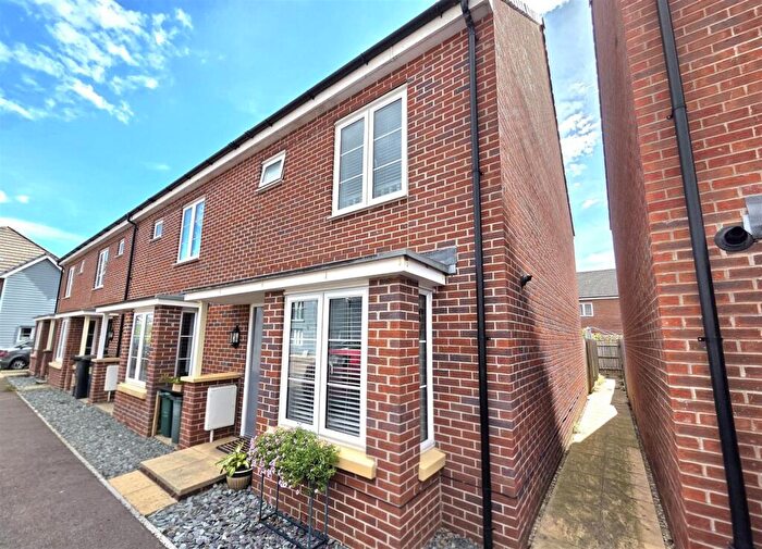 3 Bedroom End Of Terrace House For Sale In Mainsail Lane, Hempsted, Gloucester, GL2