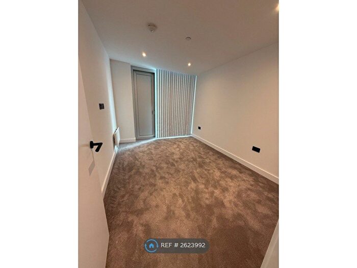2 Bedroom Flat To Rent In Bankside Boulevard, Manchester City Centre, M3