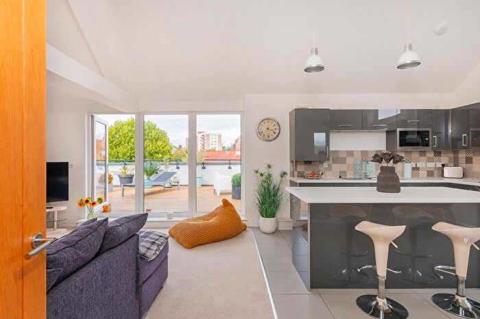 3 Bedroom Flat For Sale In St. Francis Road, Ashton, BS3