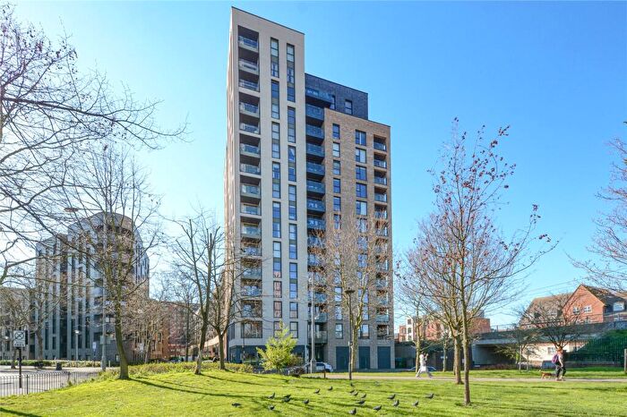 1 Bedroom Flat For Sale In Track Street, Walthamstow, London, E17
